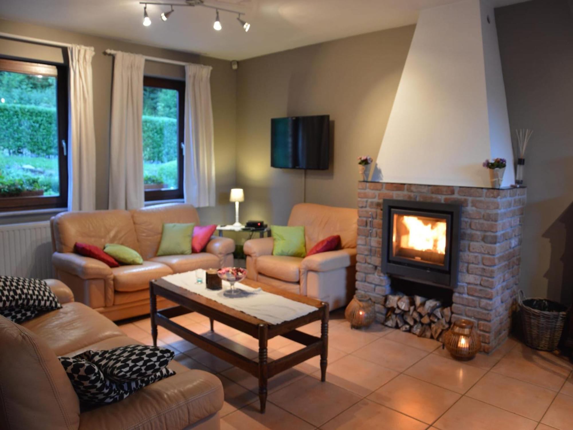 Modern Holiday Home In Stavelot With Fireplace 외부 사진