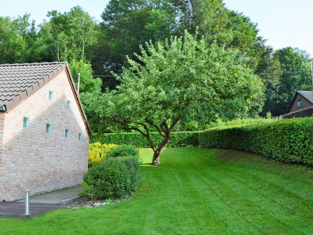 Modern Holiday Home In Stavelot With Fireplace 외부 사진