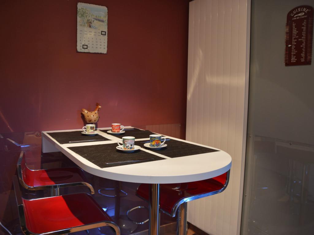 Modern Holiday Home In Stavelot With Fireplace 외부 사진