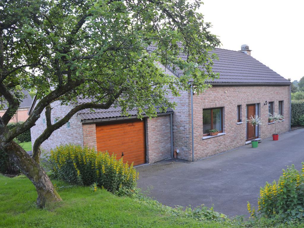 Modern Holiday Home In Stavelot With Fireplace 외부 사진